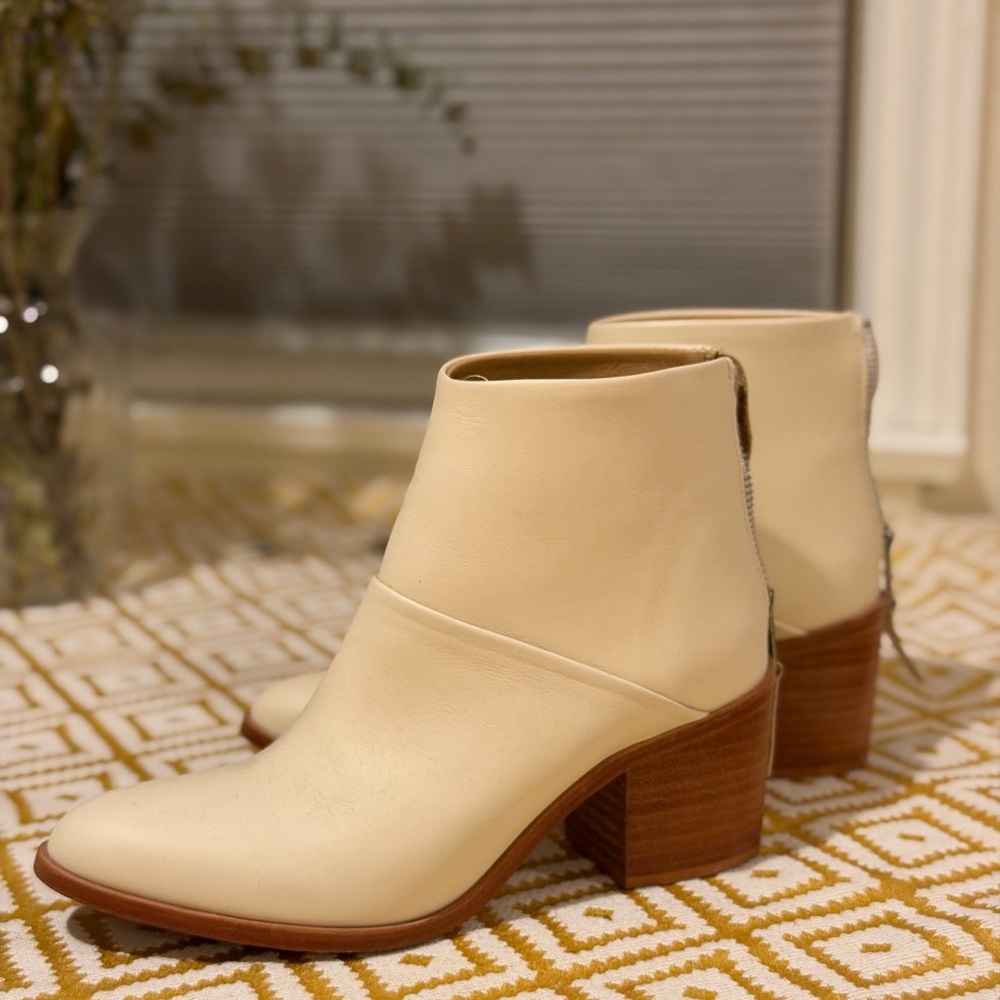 Elegant Cream Ankle Boots - Nisolo